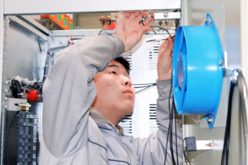 技能比武綻風(fēng)采，工匠精神耀九洲丨九洲集團(tuán)技能比武競(jìng)賽進(jìn)行中！