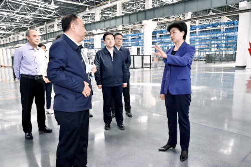 梁惠玲蒞臨九洲集團，深入包聯企業調研